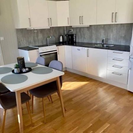 Leilighet Sentralt Pa Senja Silsand Exterior foto